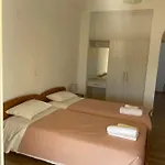Nafsika Apartments